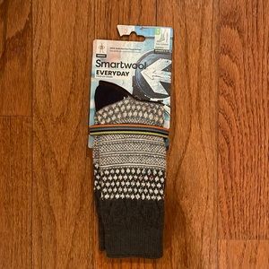 Women's Everyday Popcorn Cable Full Cushion Crew Socks - Colour: Dark Sage